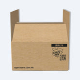 epackbox Y1飛機盒的端面特寫,清晰展示品牌標識、「掃碼訂箱」QR Code二維碼及官方網址epackbox.com.hk,方便用戶快速回購。