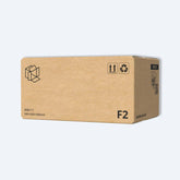 F2寄件紙箱的側面圖,清晰標示30x20x15cm尺寸。其堅固耐用的設計,能為書籍、化妝品或電子配件等中小型商品提供穩固保護。
