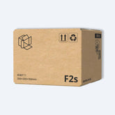 順豐F2s寄件紙箱的側面圖,清晰標示20x20x15cm的正方體尺寸。其堅固且環保的材質符合順豐速運的包裝標準。