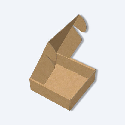 紙飛機盒設計簡潔，紙盒堅固，白色背景下清晰展示飛機盒形態。