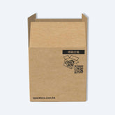 epackbox F5紙箱的端面特寫，清晰展示品牌標識、「掃碼訂箱」QR Code二維碼及官方網址epackbox.com.hk，方便用戶快速回購。