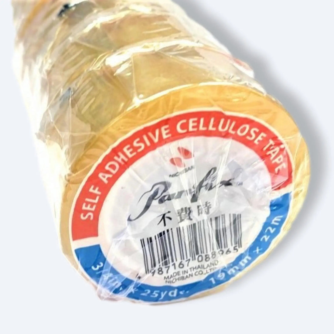Panfix 不費時透明膠紙近拍,展示條碼與正品標籤,尺寸為 19mm × 22m。Panfix clear adhesive tape with barcode and label close-up